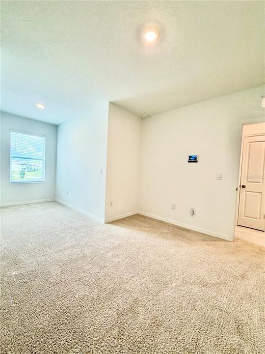 For Rent: $2,150 (3 beds, 2 baths, 1673 Square Feet)