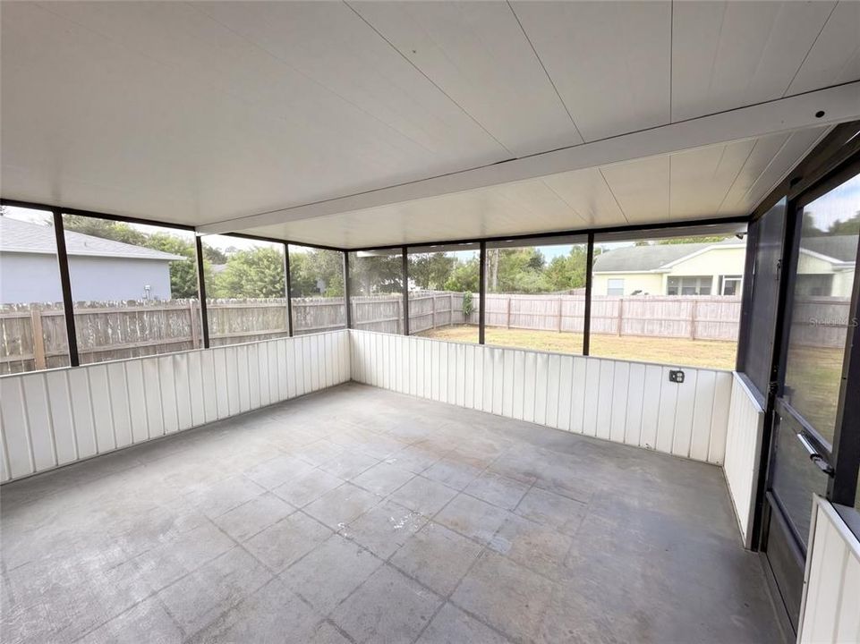 For Sale: $252,000 (3 beds, 2 baths, 1333 Square Feet)