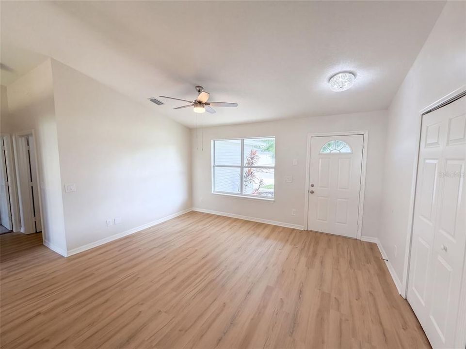 For Sale: $252,000 (3 beds, 2 baths, 1333 Square Feet)
