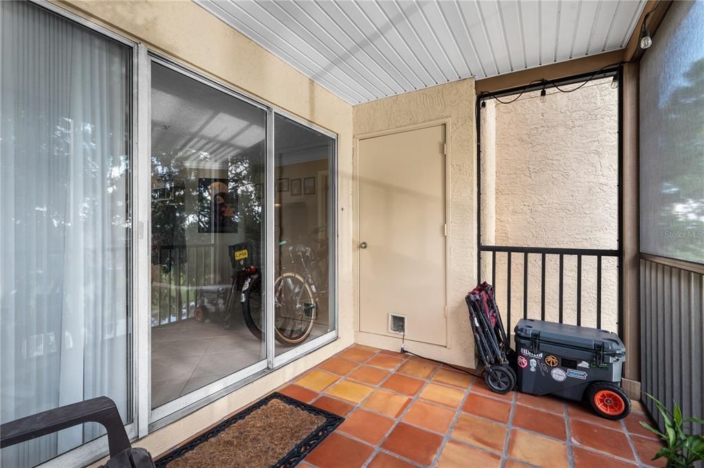 For Sale: $209,000 (2 beds, 2 baths, 989 Square Feet)