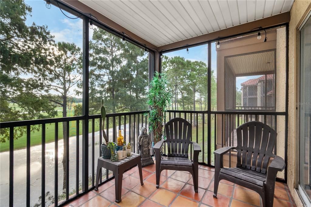 For Sale: $209,000 (2 beds, 2 baths, 989 Square Feet)