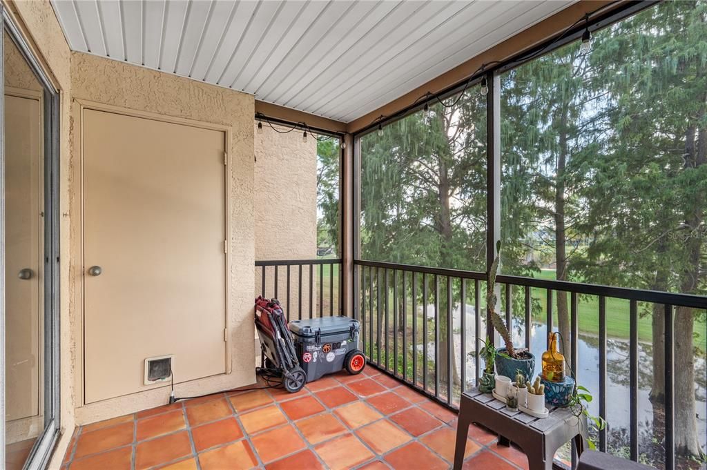 For Sale: $209,000 (2 beds, 2 baths, 989 Square Feet)