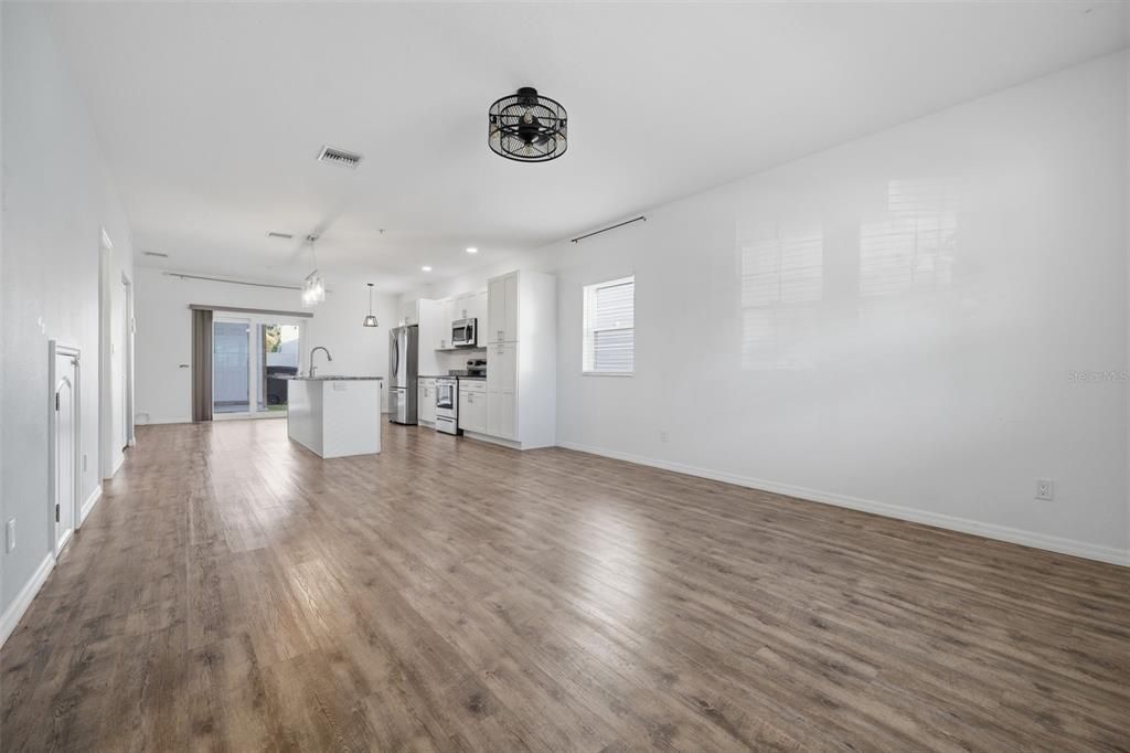 For Rent: $2,295 (3 beds, 2 baths, 1436 Square Feet)