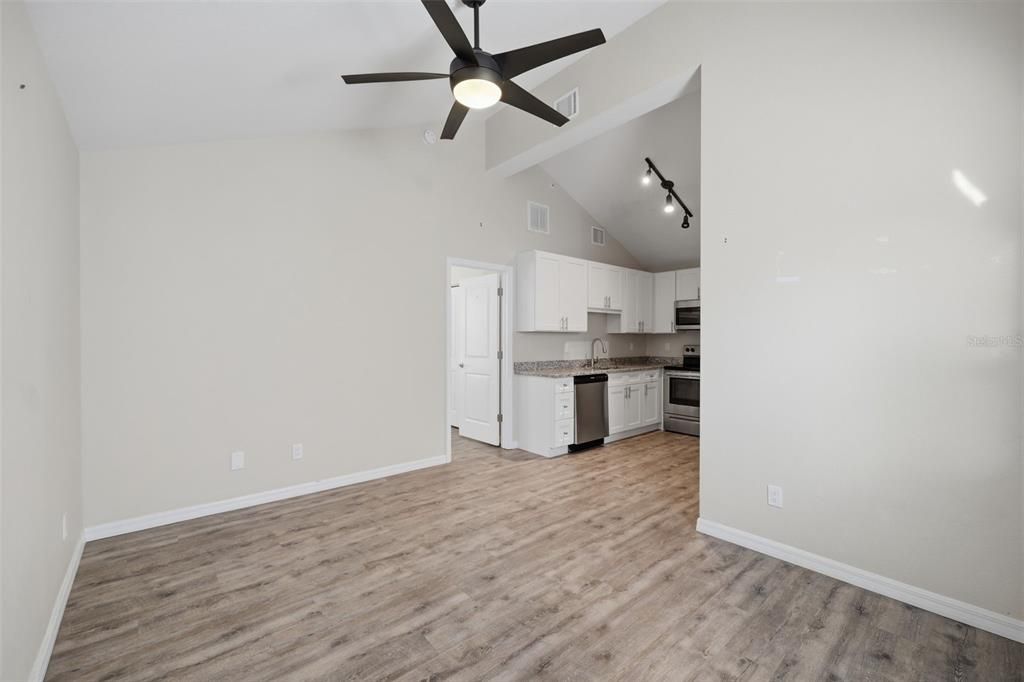 For Rent: $2,295 (3 beds, 2 baths, 1436 Square Feet)
