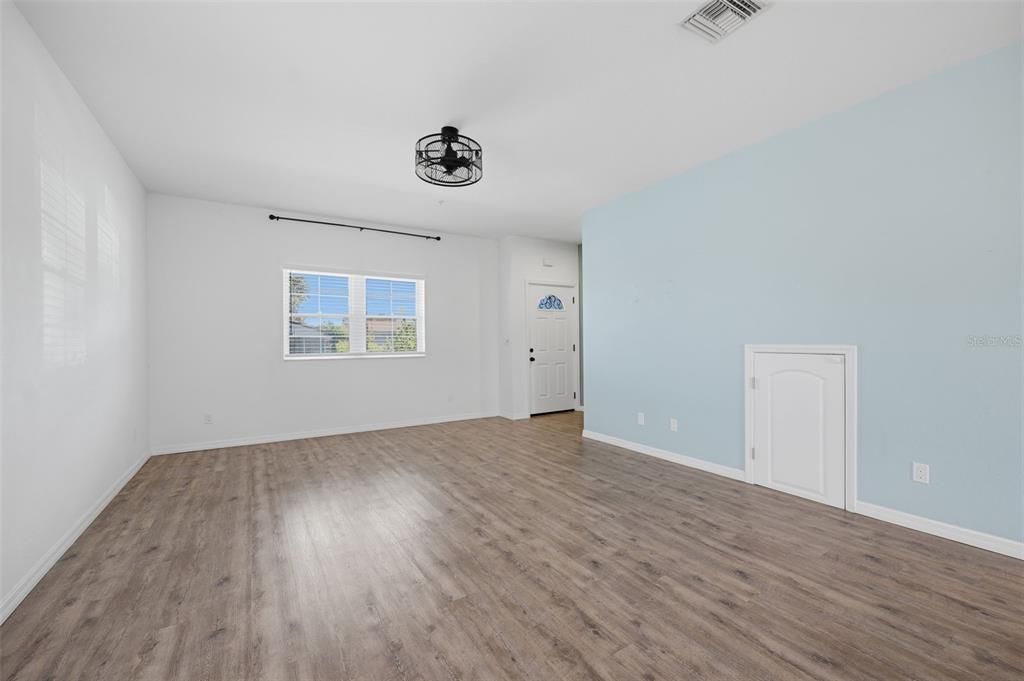 For Rent: $2,295 (3 beds, 2 baths, 1436 Square Feet)