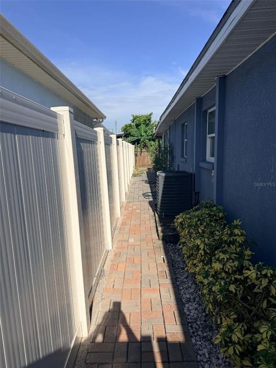 For Sale: $499,000 (3 beds, 3 baths, 1748 Square Feet)