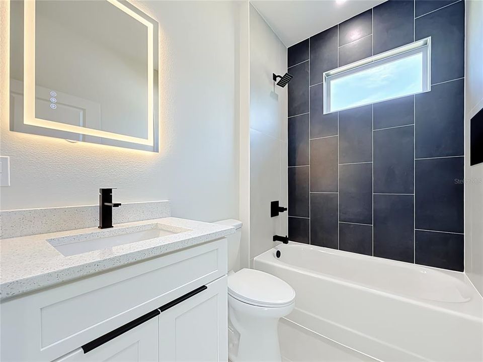 En Venta: $340,000 (4 camas, 3 baños, 1864 Pies cuadrados)