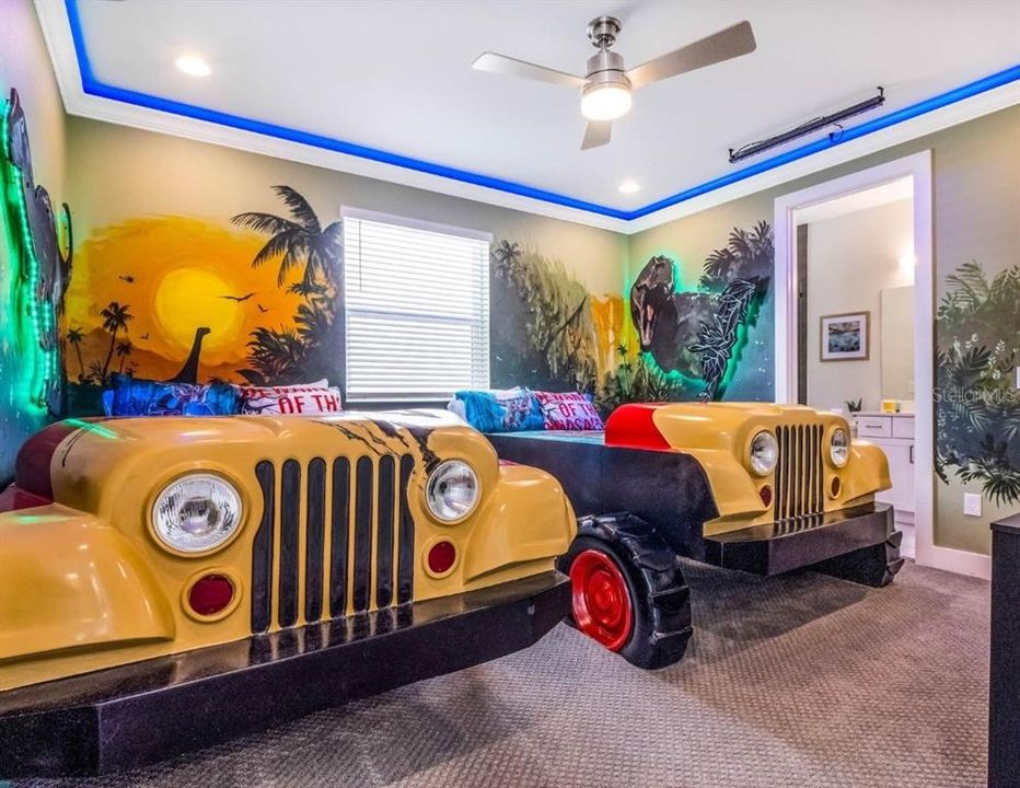 For Sale: $1,225,000 (6 beds, 6 baths, 3745 Square Feet)