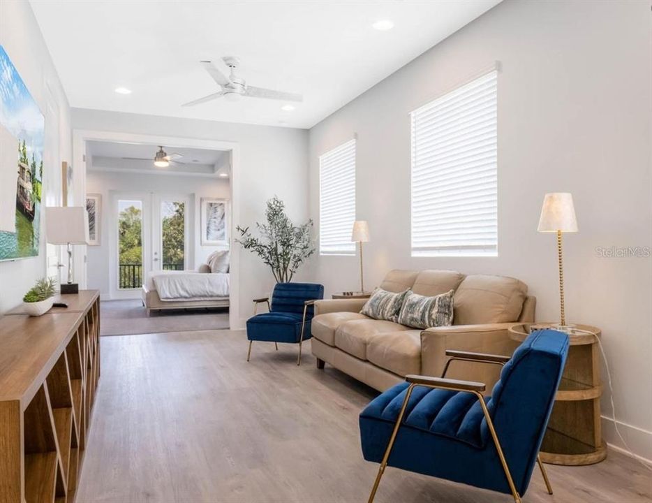 For Sale: $1,225,000 (6 beds, 6 baths, 3745 Square Feet)