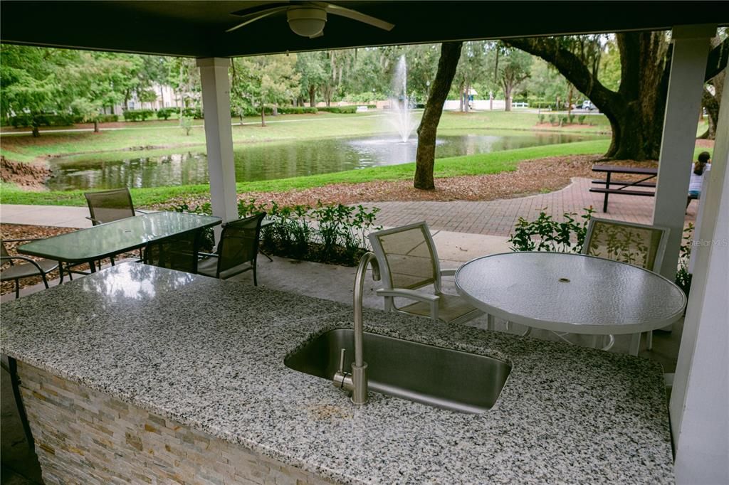 En Venta: $305,000 (3 camas, 2 baños, 1300 Pies cuadrados)