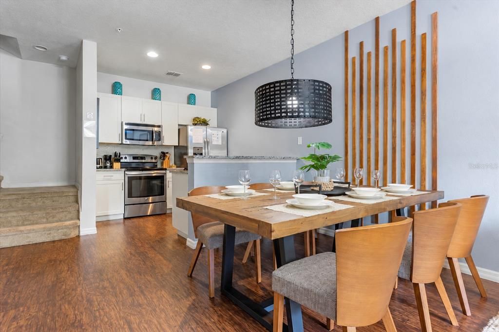 En Venta: $305,000 (3 camas, 2 baños, 1300 Pies cuadrados)