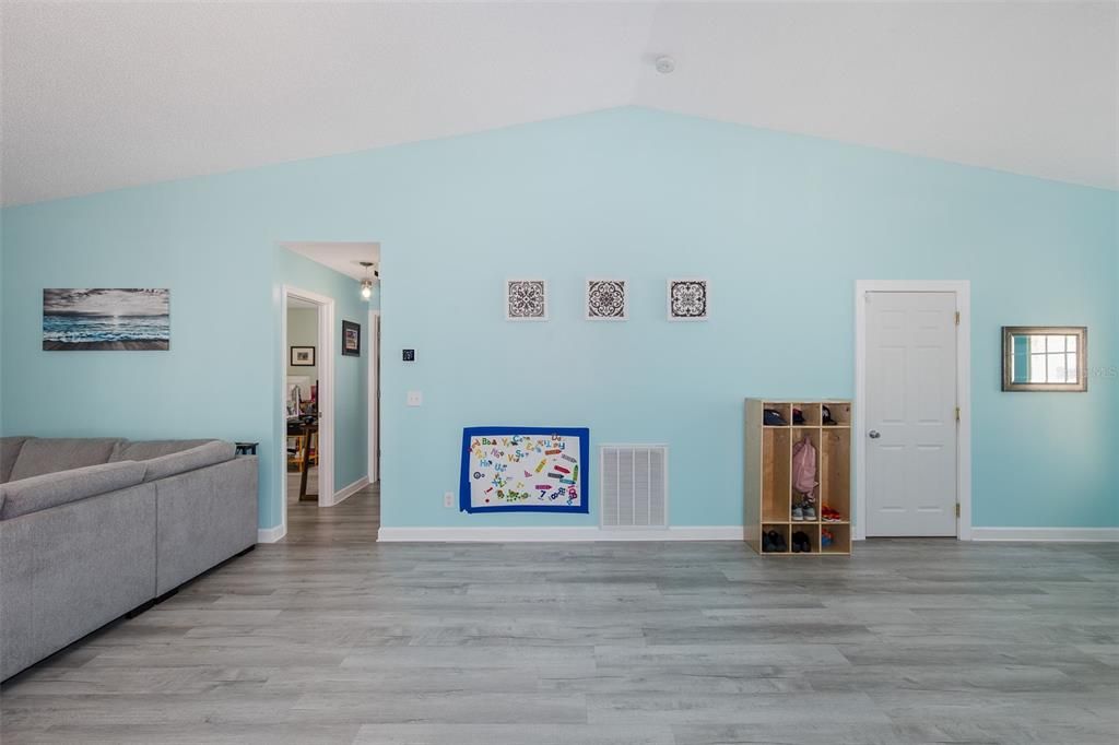 En Venta: $440,000 (3 camas, 2 baños, 1664 Pies cuadrados)