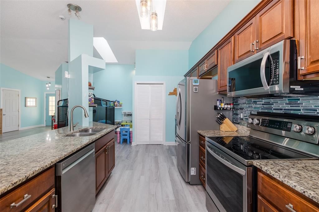 En Venta: $440,000 (3 camas, 2 baños, 1664 Pies cuadrados)