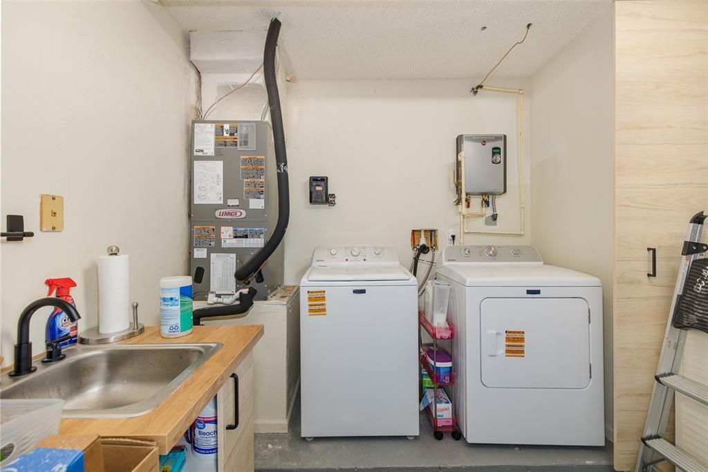 En Venta: $440,000 (3 camas, 2 baños, 1664 Pies cuadrados)
