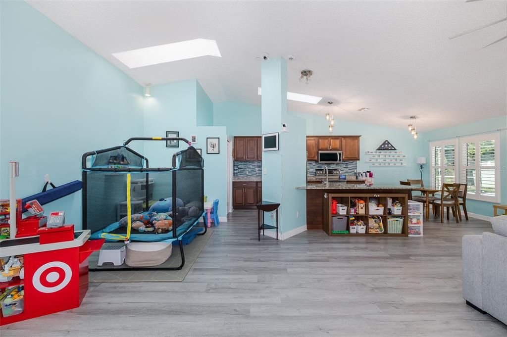 En Venta: $440,000 (3 camas, 2 baños, 1664 Pies cuadrados)