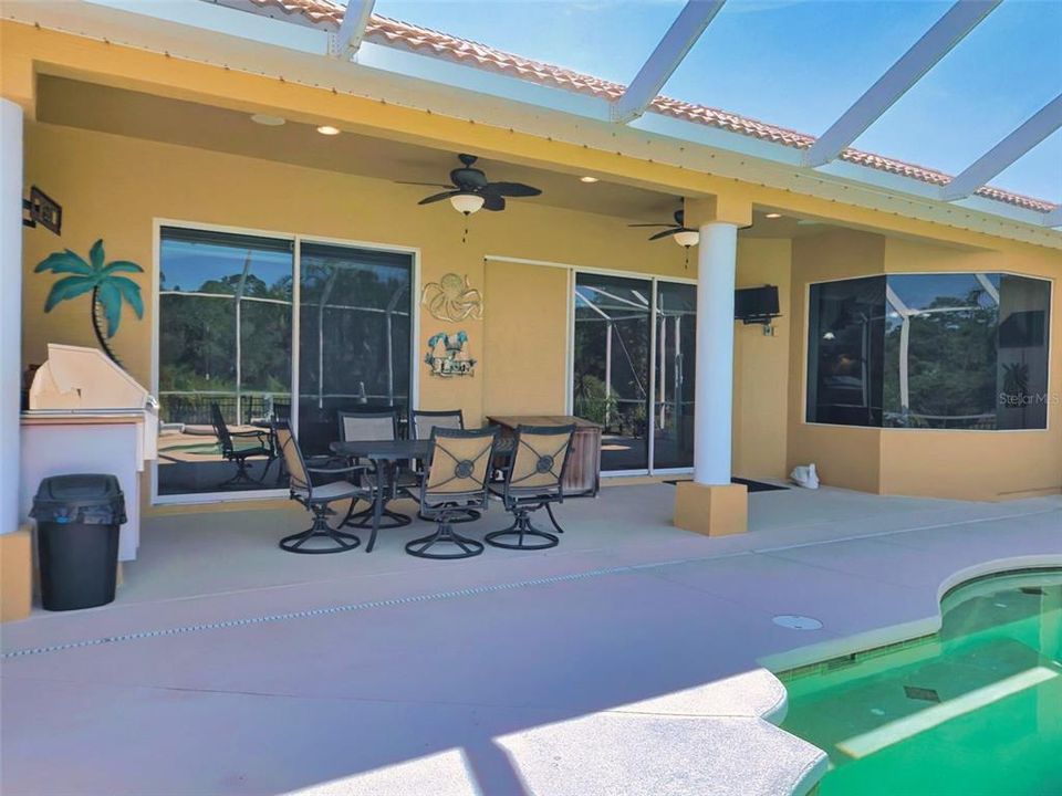 Active With Contract: $685,000 (4 beds, 2 baths, 2050 Square Feet)