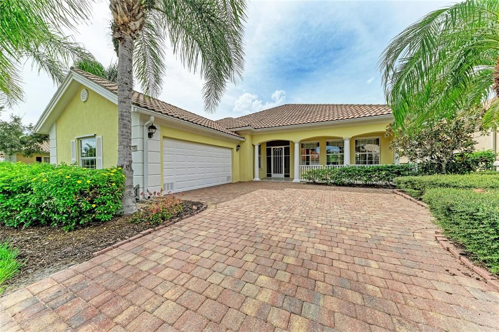 For Sale: $624,990 (5 beds, 4 baths, 2537 Square Feet)
