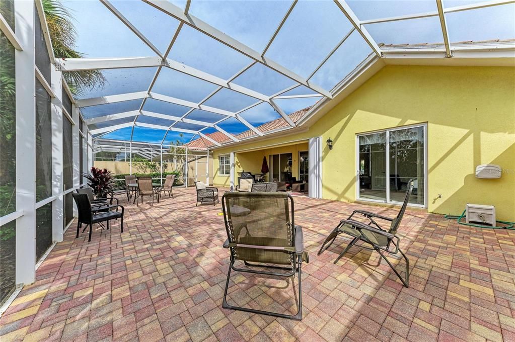 For Sale: $624,990 (5 beds, 4 baths, 2537 Square Feet)