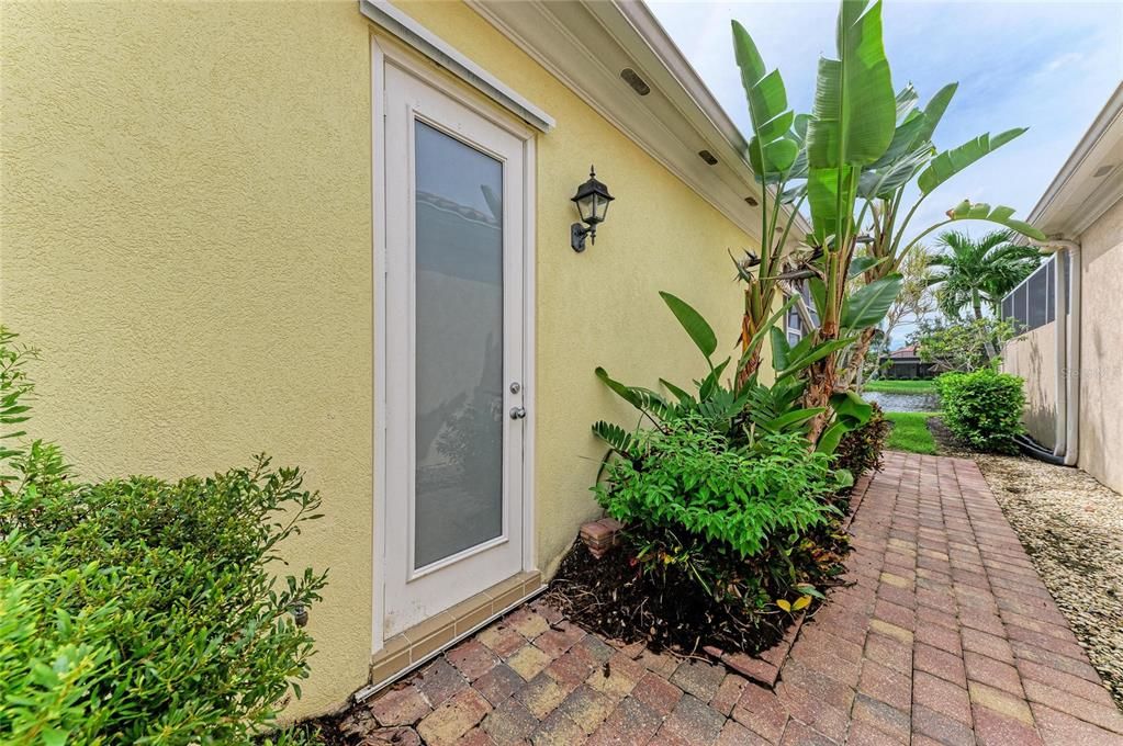 For Sale: $624,990 (5 beds, 4 baths, 2537 Square Feet)