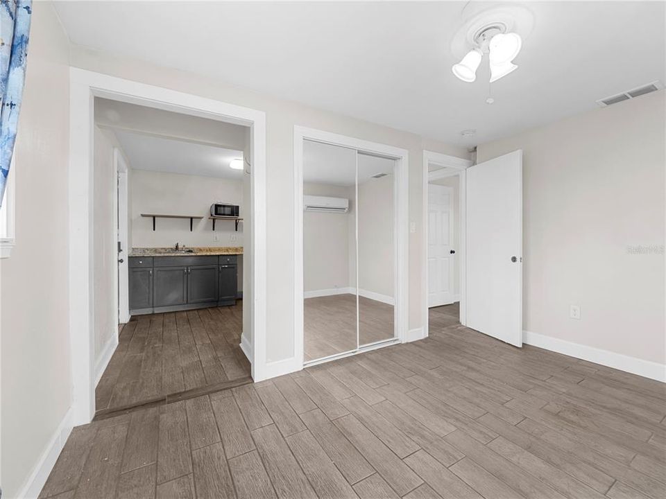На продажу: $425,000 (3 спален, 3 ванн, 1168 Квадратных фут)