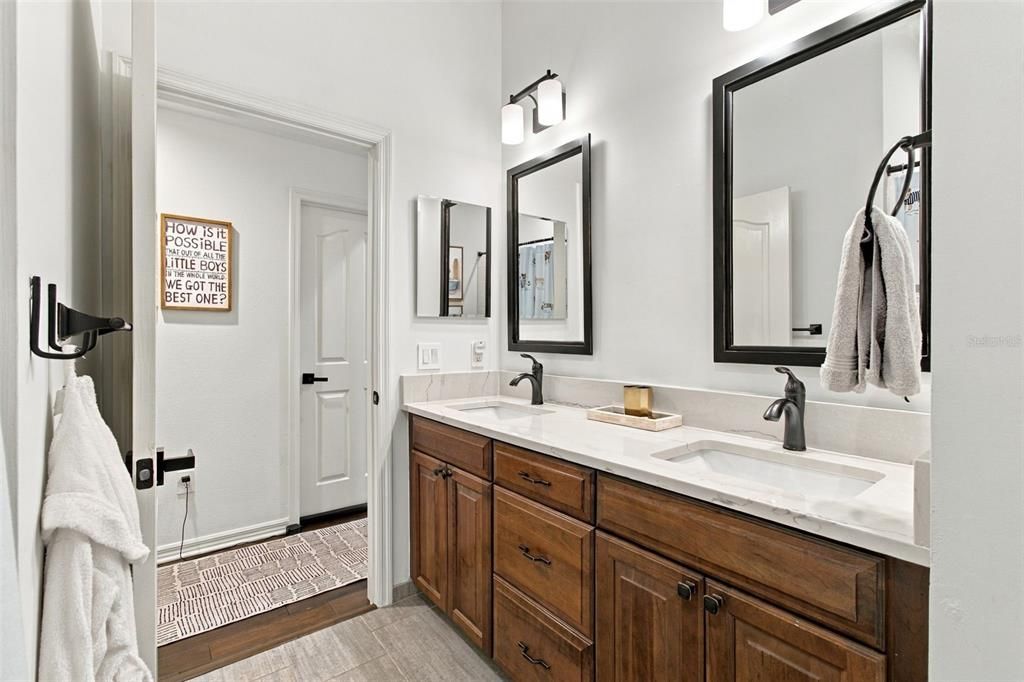 For Sale: $1,175,000 (5 beds, 3 baths, 2881 Square Feet)