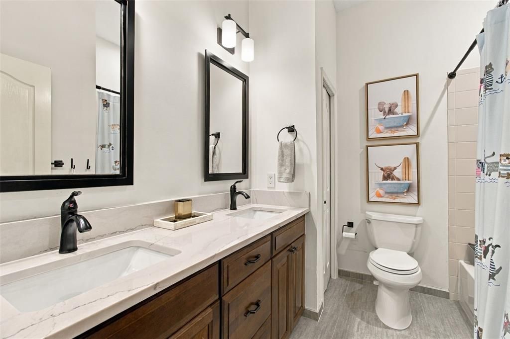For Sale: $1,175,000 (5 beds, 3 baths, 2881 Square Feet)