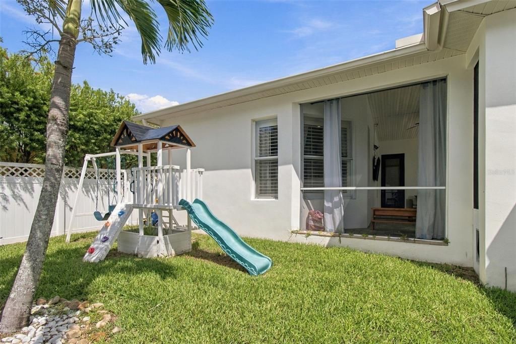 For Sale: $1,175,000 (5 beds, 3 baths, 2881 Square Feet)