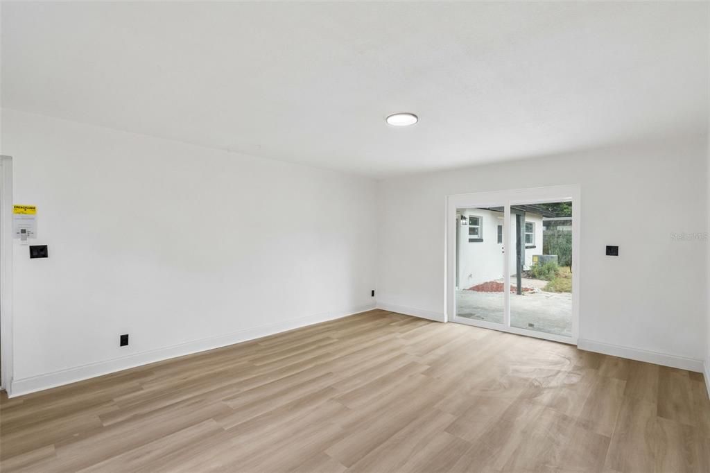На продажу: $385,000 (4 спален, 3 ванн, 1985 Квадратных фут)