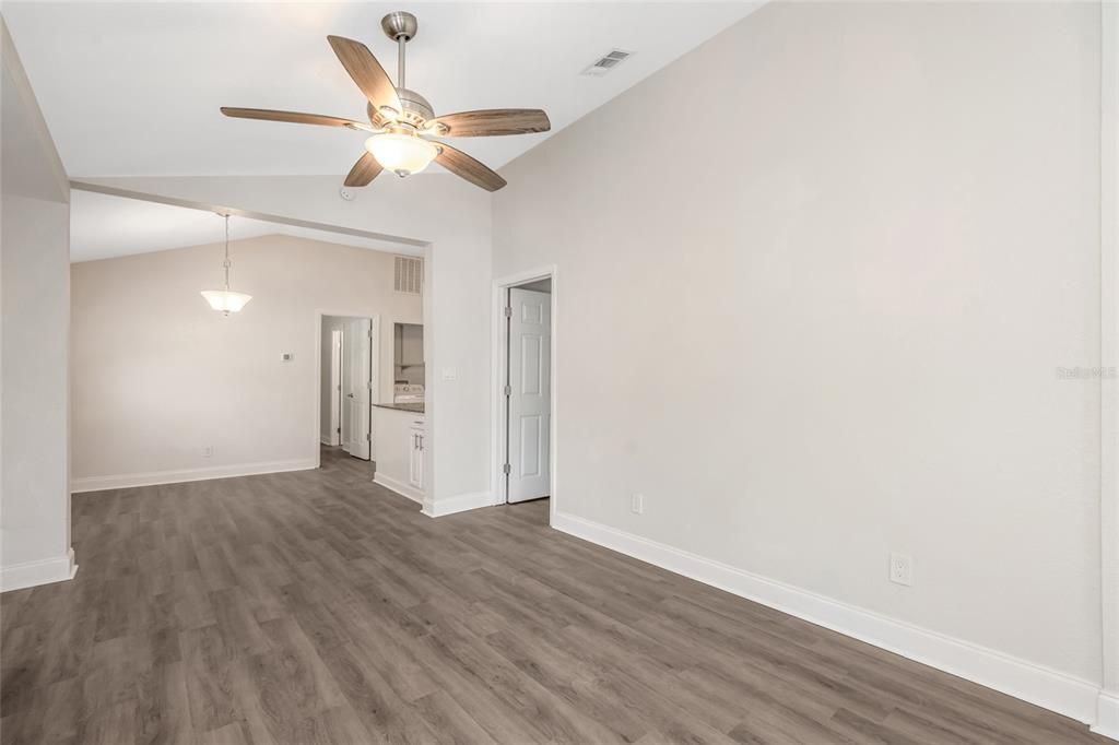 For Sale: $330,000 (3 beds, 2 baths, 976 Square Feet)