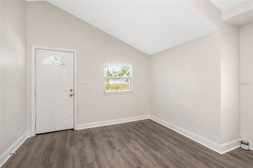 For Sale: $330,000 (3 beds, 2 baths, 976 Square Feet)