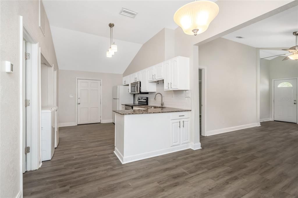 For Sale: $330,000 (3 beds, 2 baths, 976 Square Feet)