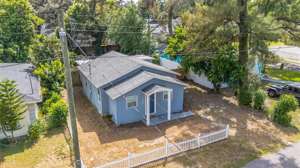 For Sale: $330,000 (3 beds, 2 baths, 976 Square Feet)