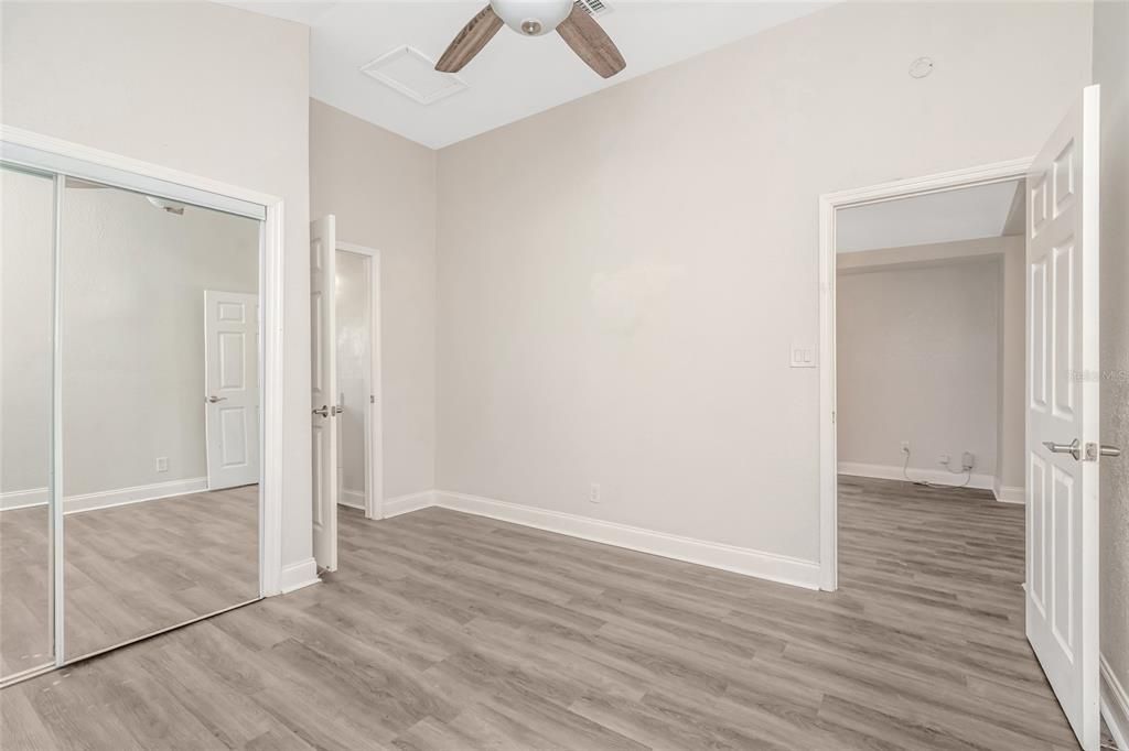 For Sale: $330,000 (3 beds, 2 baths, 976 Square Feet)