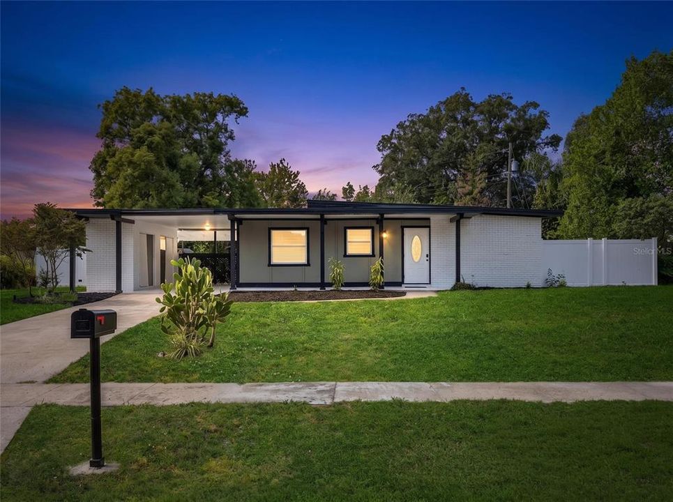 For Sale: $380,000 (3 beds, 2 baths, 1201 Square Feet)