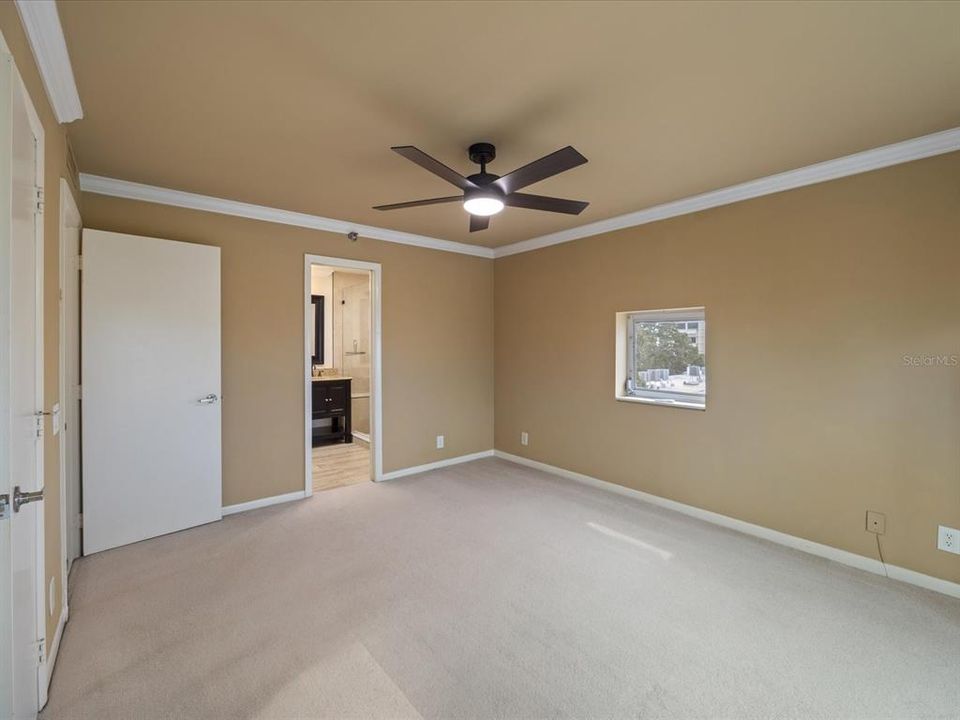For Sale: $434,900 (2 beds, 2 baths, 1296 Square Feet)