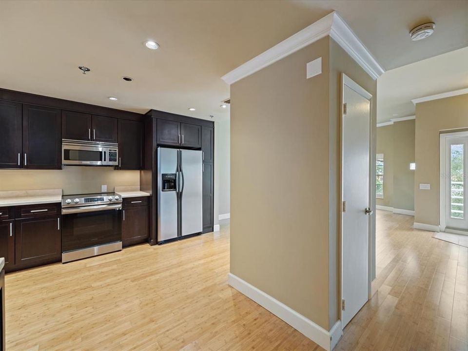 For Sale: $434,900 (2 beds, 2 baths, 1296 Square Feet)