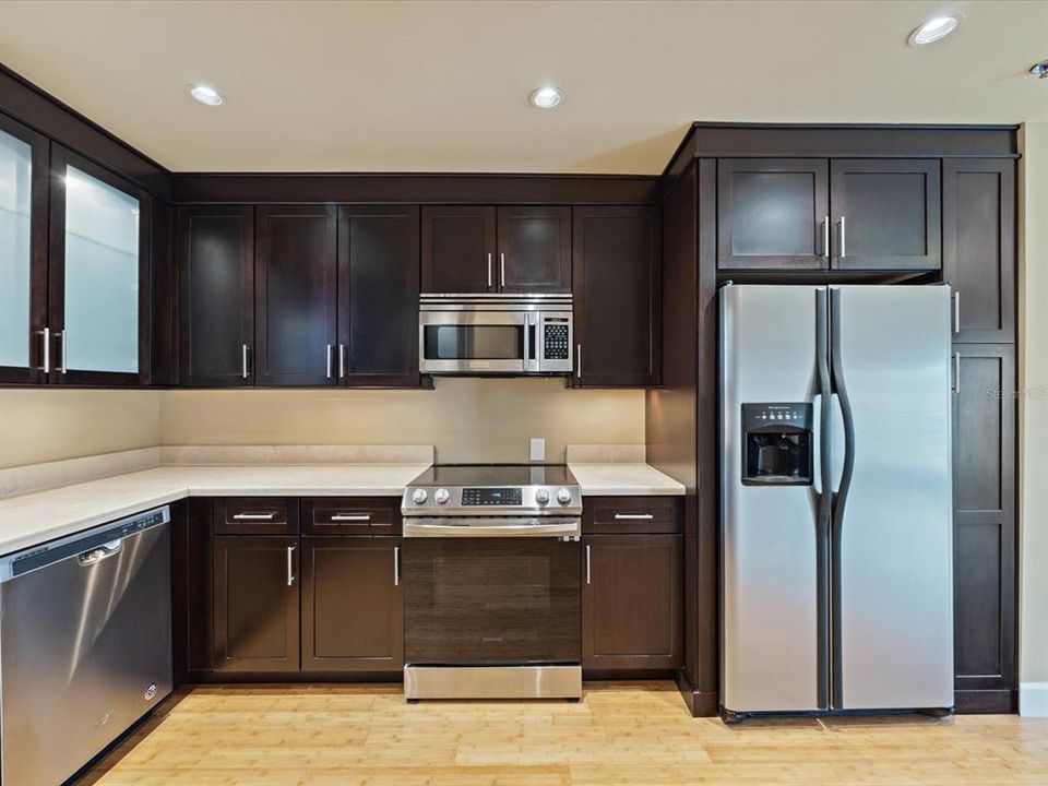 For Sale: $434,900 (2 beds, 2 baths, 1296 Square Feet)
