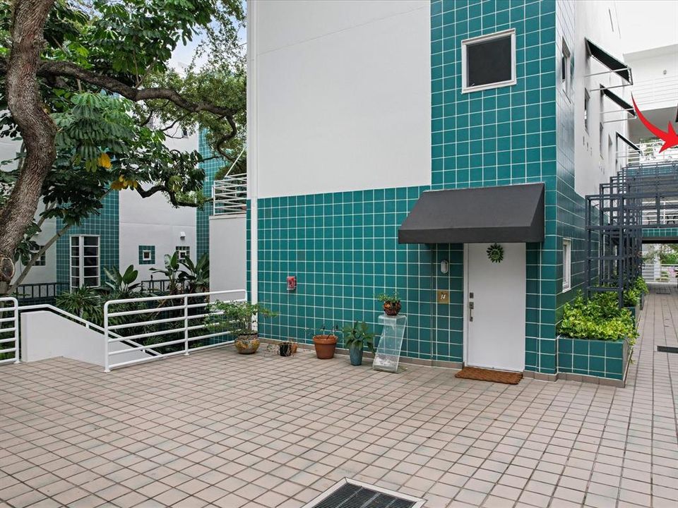 For Sale: $434,900 (2 beds, 2 baths, 1296 Square Feet)