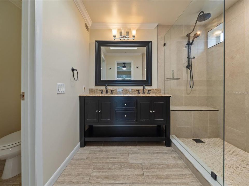 For Sale: $434,900 (2 beds, 2 baths, 1296 Square Feet)