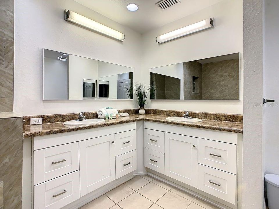 For Sale: $249,000 (3 beds, 2 baths, 1700 Square Feet)