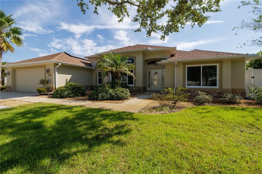 For Sale: $525,000 (3 beds, 2 baths, 2218 Square Feet)