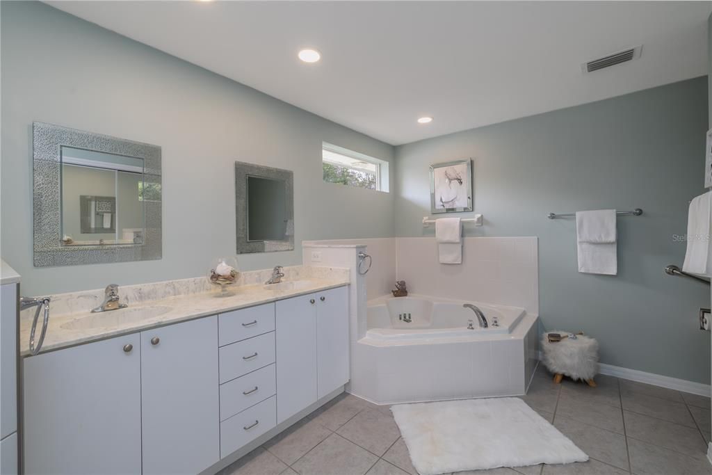 For Sale: $525,000 (3 beds, 2 baths, 2218 Square Feet)