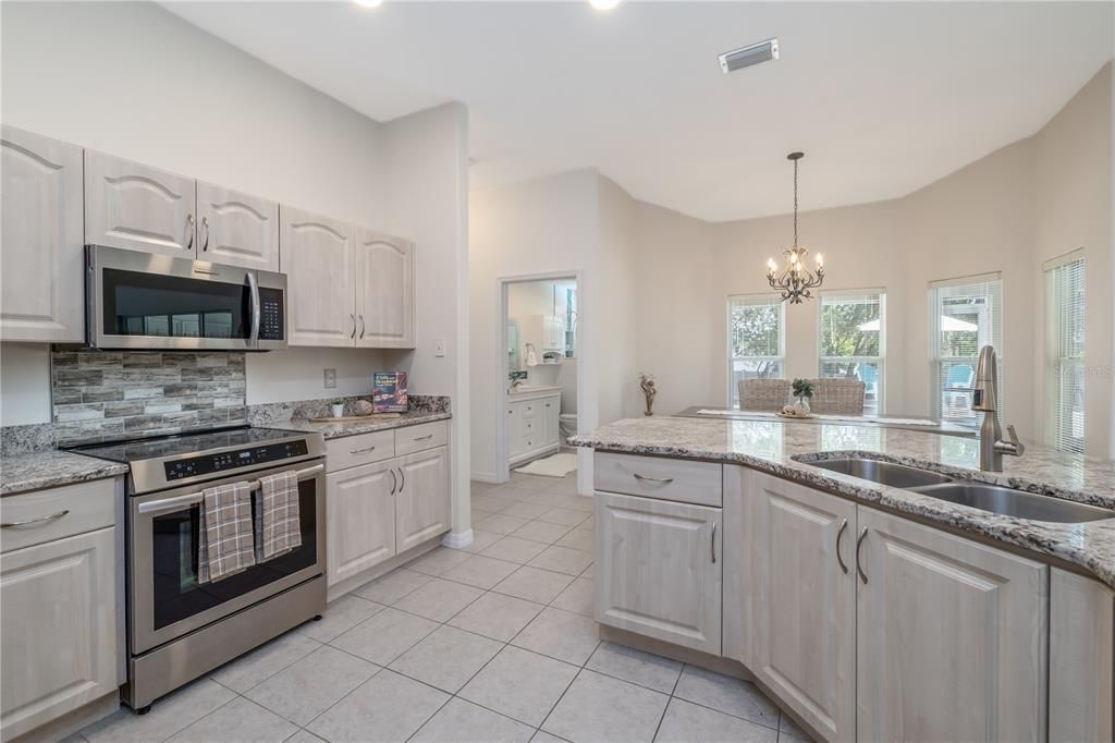For Sale: $525,000 (3 beds, 2 baths, 2218 Square Feet)