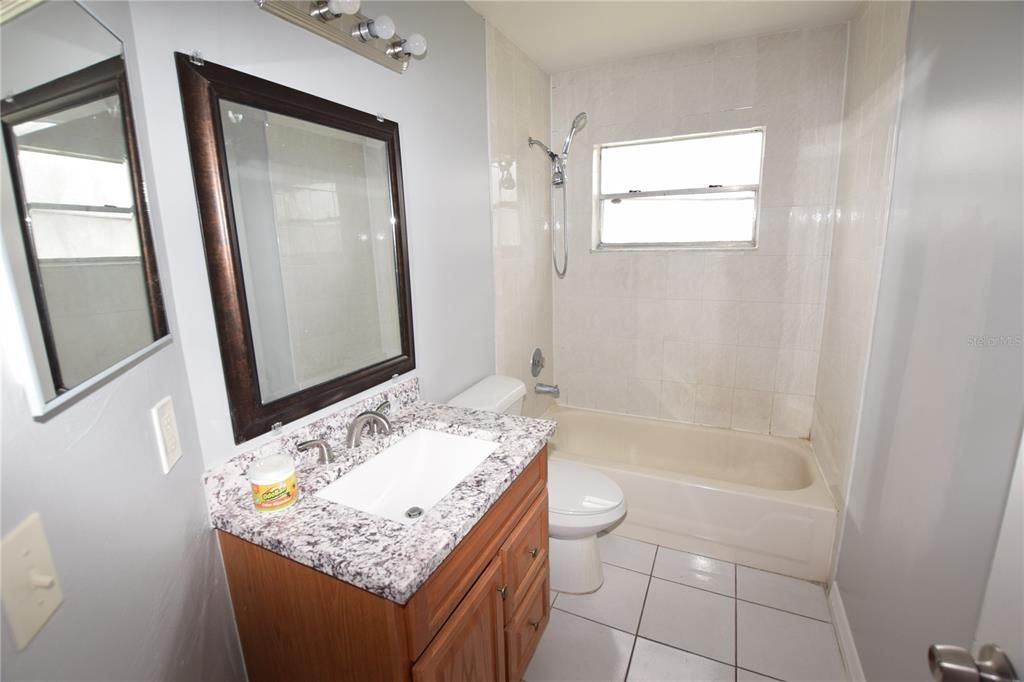 For Rent: $1,975 (3 beds, 2 baths, 1050 Square Feet)