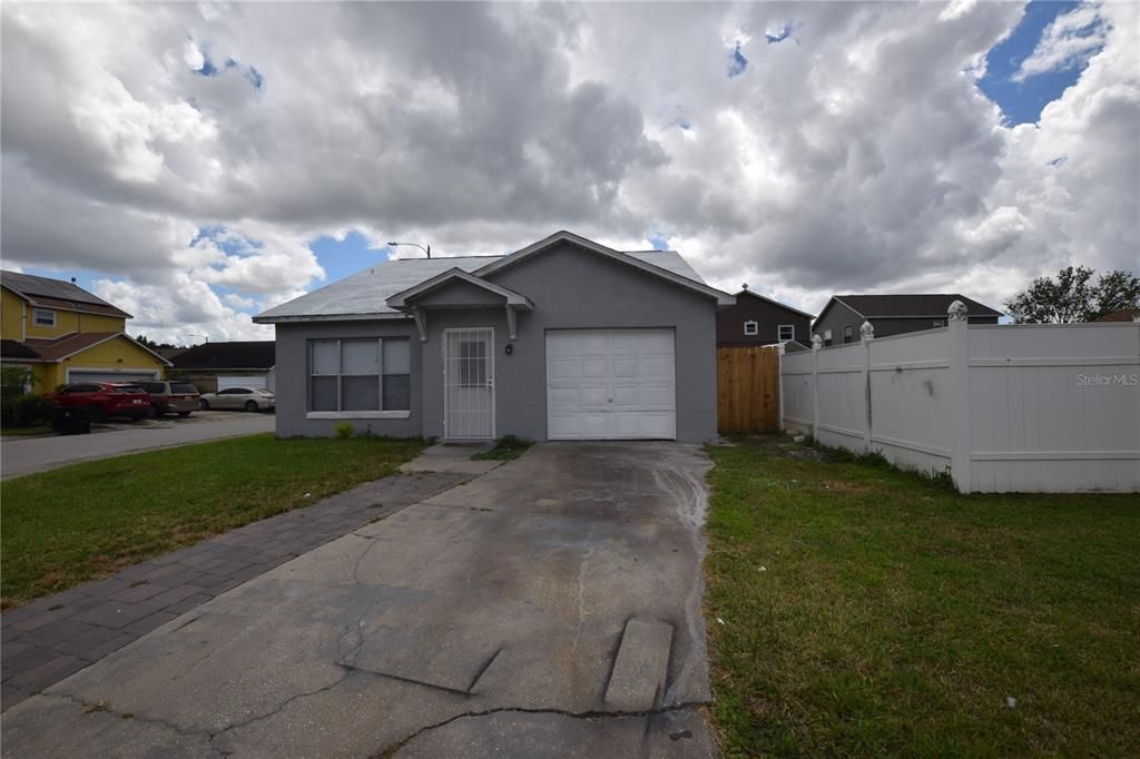 For Rent: $1,975 (3 beds, 2 baths, 1050 Square Feet)