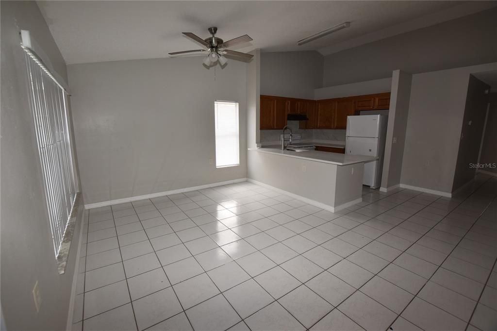 For Rent: $1,975 (3 beds, 2 baths, 1050 Square Feet)