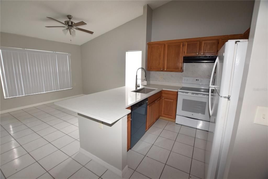 For Rent: $1,975 (3 beds, 2 baths, 1050 Square Feet)