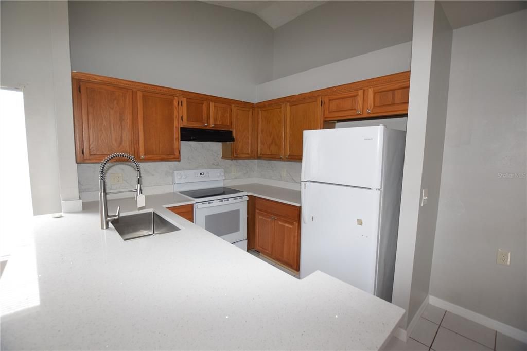 For Rent: $1,975 (3 beds, 2 baths, 1050 Square Feet)