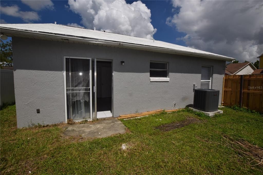 For Rent: $1,975 (3 beds, 2 baths, 1050 Square Feet)