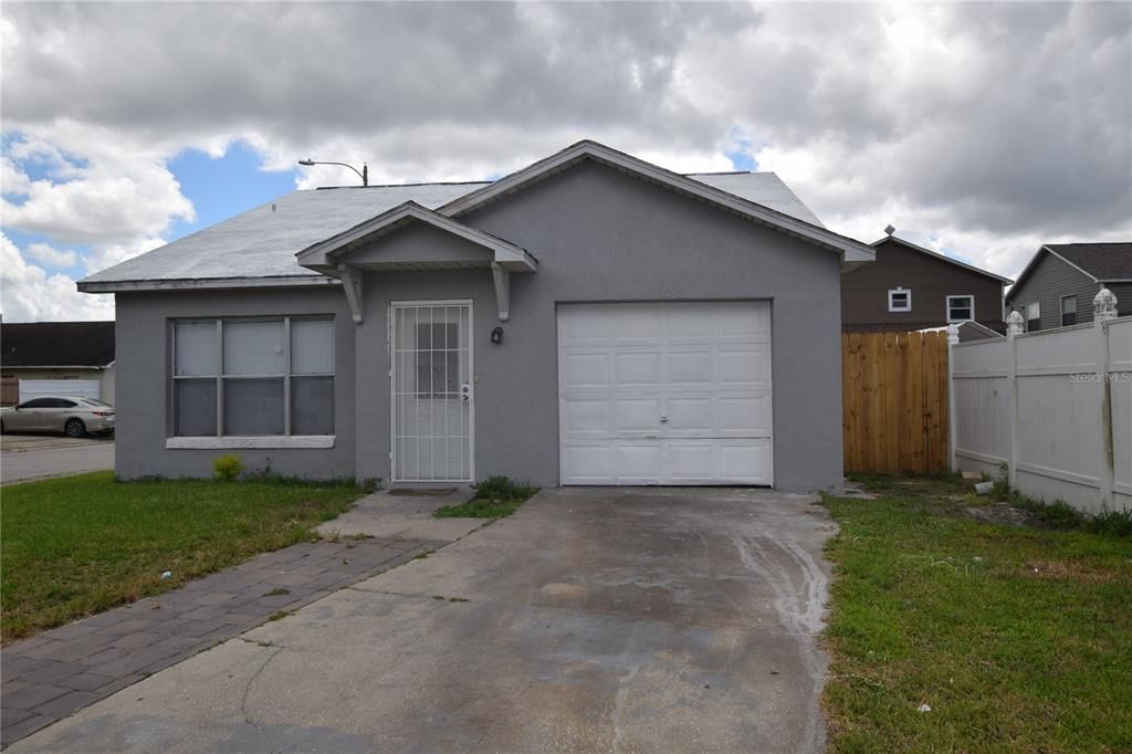 For Rent: $1,975 (3 beds, 2 baths, 1050 Square Feet)